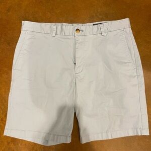 Men’s vineyard vines shorts